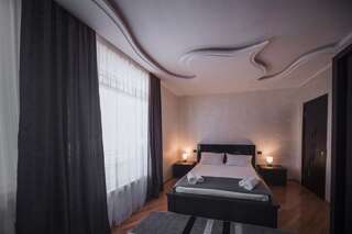 Проживание в семье Makos Guest House Кутаиси Большой двухместный номер с 1 кроватью-6