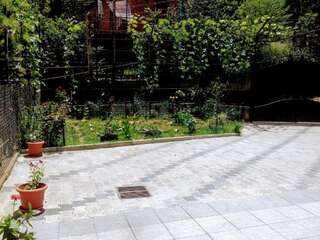 Проживание в семье Makos Guest House Кутаиси Большой двухместный номер с 1 кроватью-31